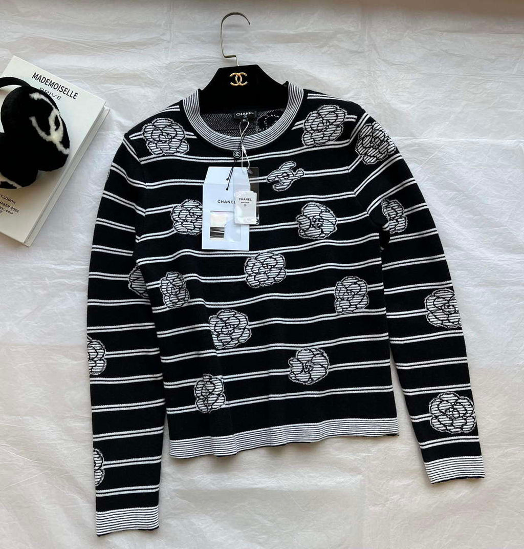 Chanel Women's Fashion Clothing Sweater CC69149