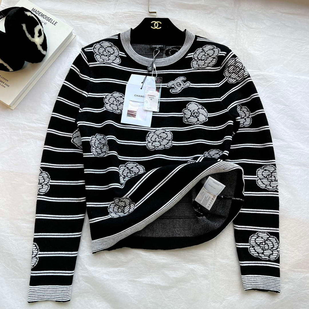Chanel Women's Fashion Clothing Sweater CC69149