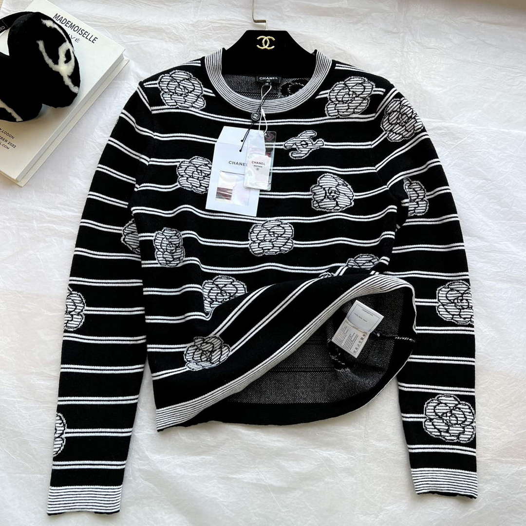 Chanel Women's Fashion Clothing Sweater CC69149