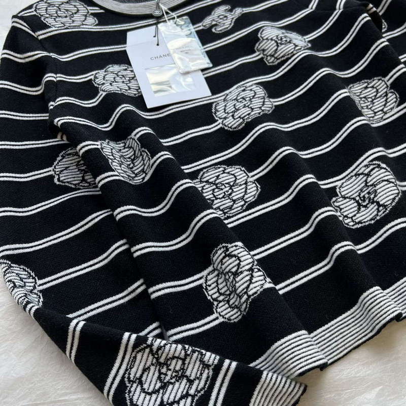 Chanel Women's Fashion Clothing Sweater CC69149
