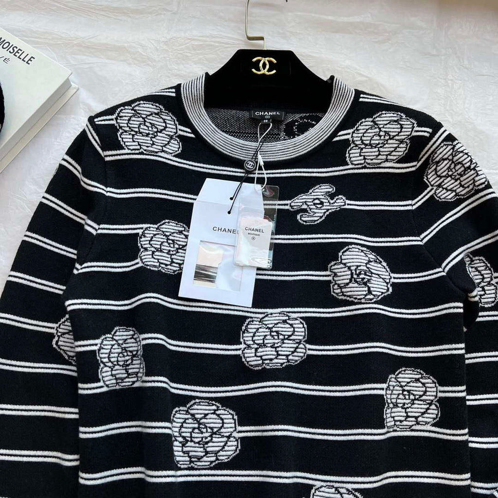 Chanel Women's Fashion Clothing Sweater CC69149