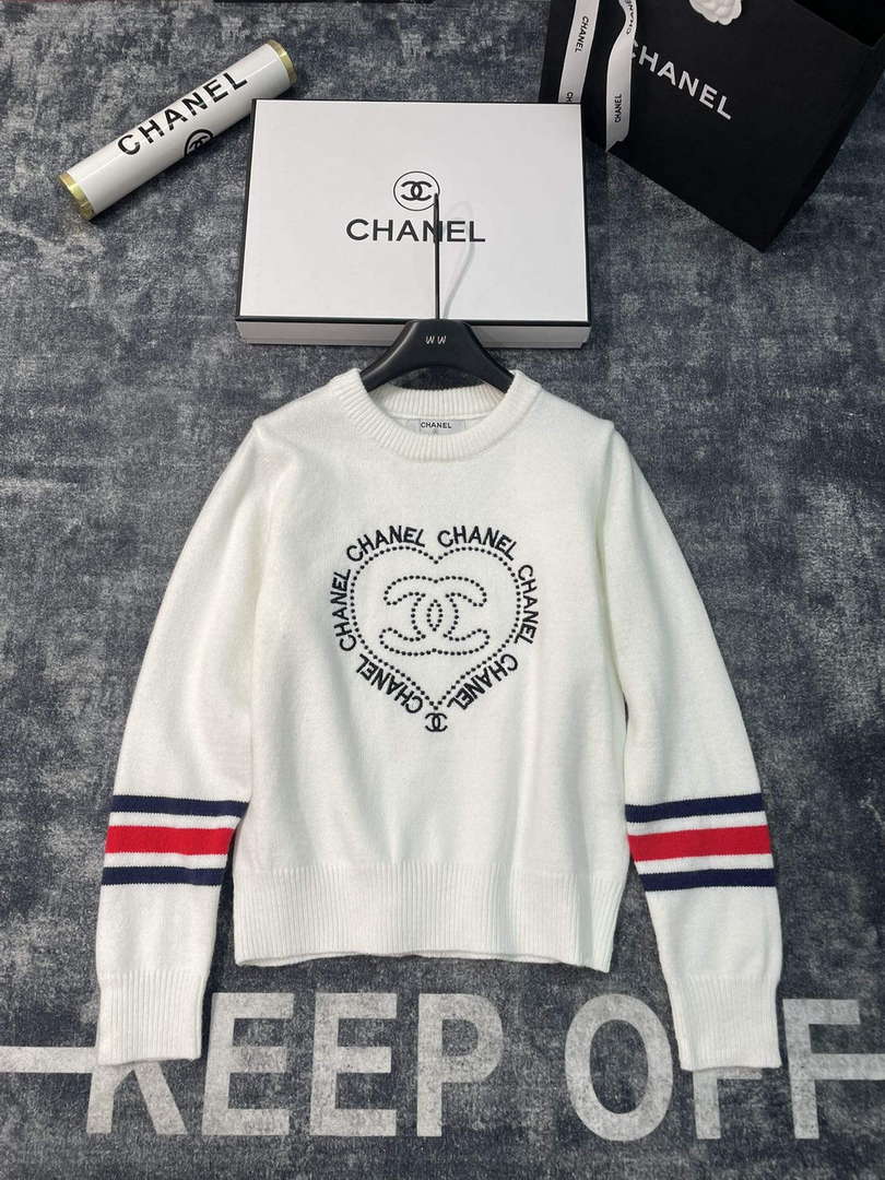 Chanel Women's Fashion Clothing Sweater CC69150