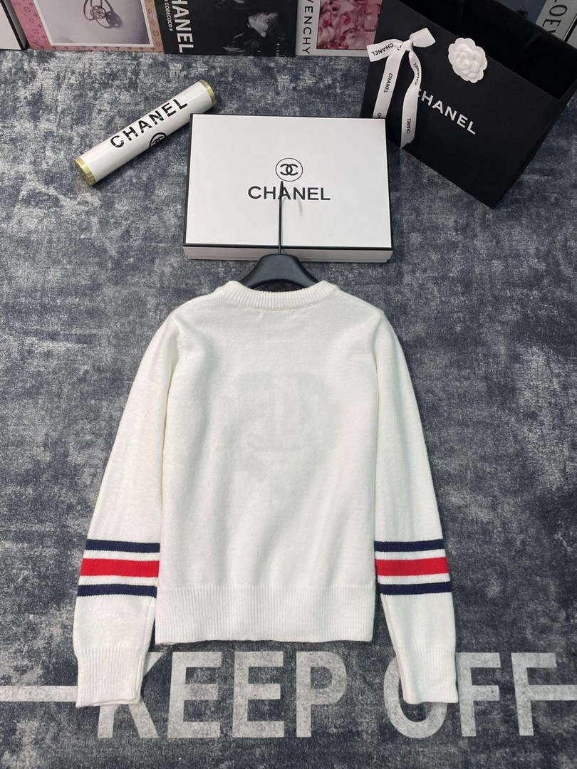 Chanel Women's Fashion Clothing Sweater CC69150