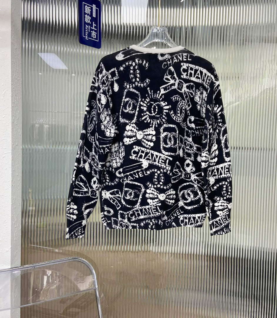 Chanel Women's Fashion Clothing Sweater CC69151