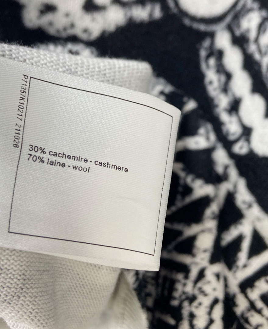 Chanel Women's Fashion Clothing Sweater CC69151