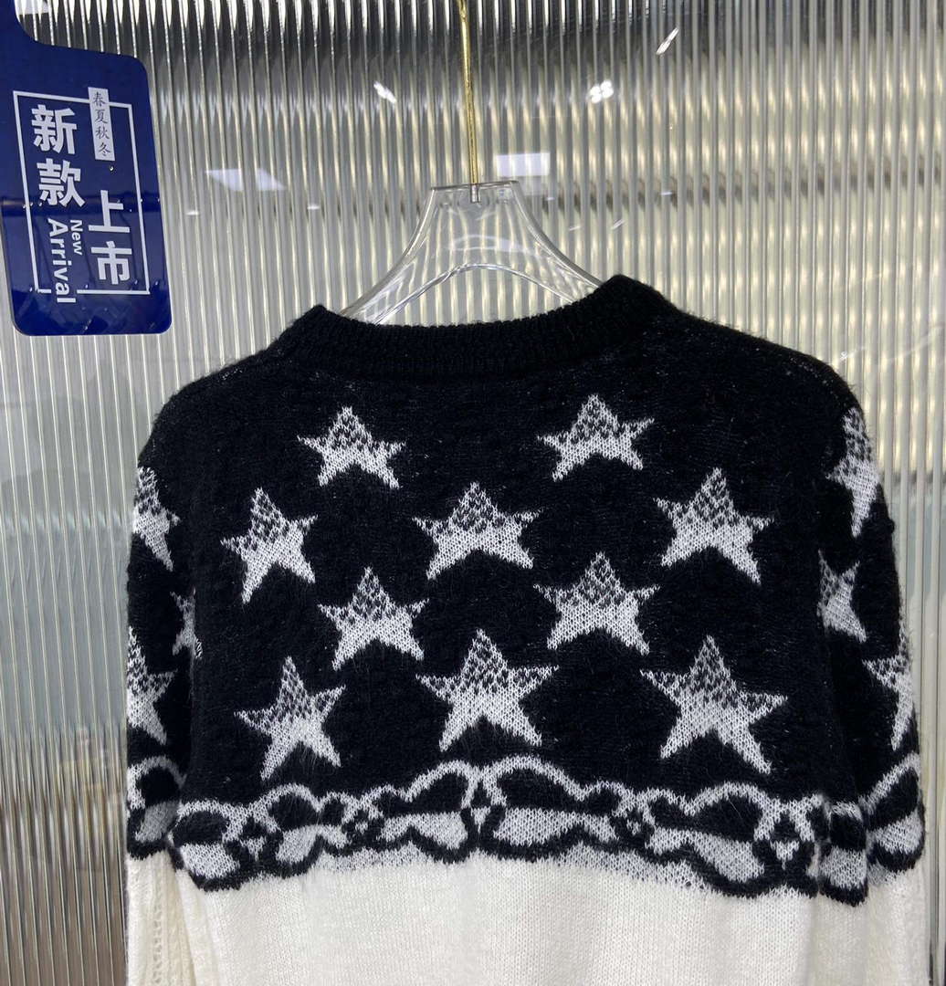 Chanel Women's Fashion Clothing Sweater CC69153