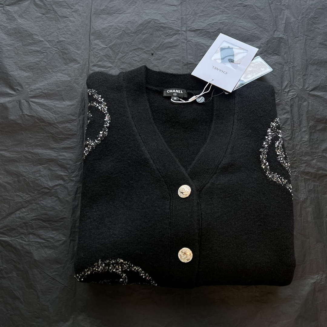 Chanel Women's Fashion Clothing Sweater CC69154