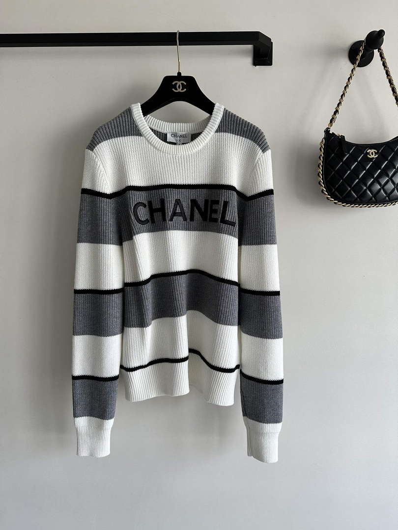 Chanel Women's Fashion Clothing Sweater CC69156