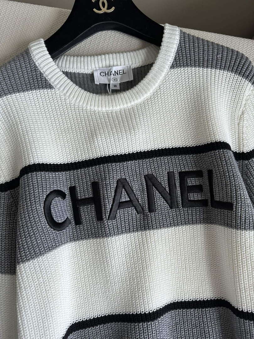 Chanel Women's Fashion Clothing Sweater CC69156
