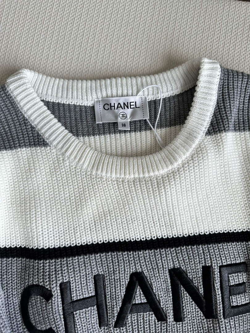 Chanel Women's Fashion Clothing Sweater CC69156