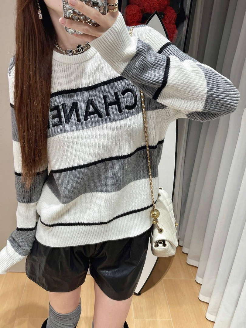 Chanel Women's Fashion Clothing Sweater CC69156