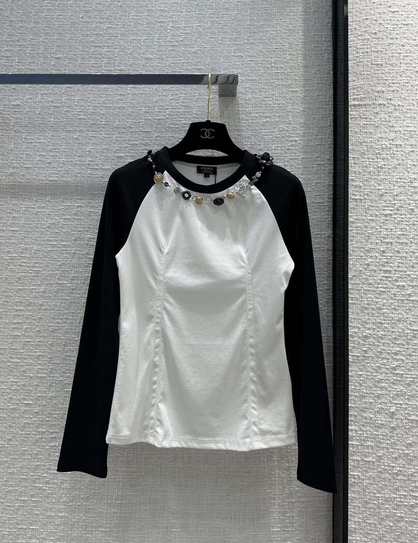 Chanel Women's Fashion Clothing T-shirt C58824