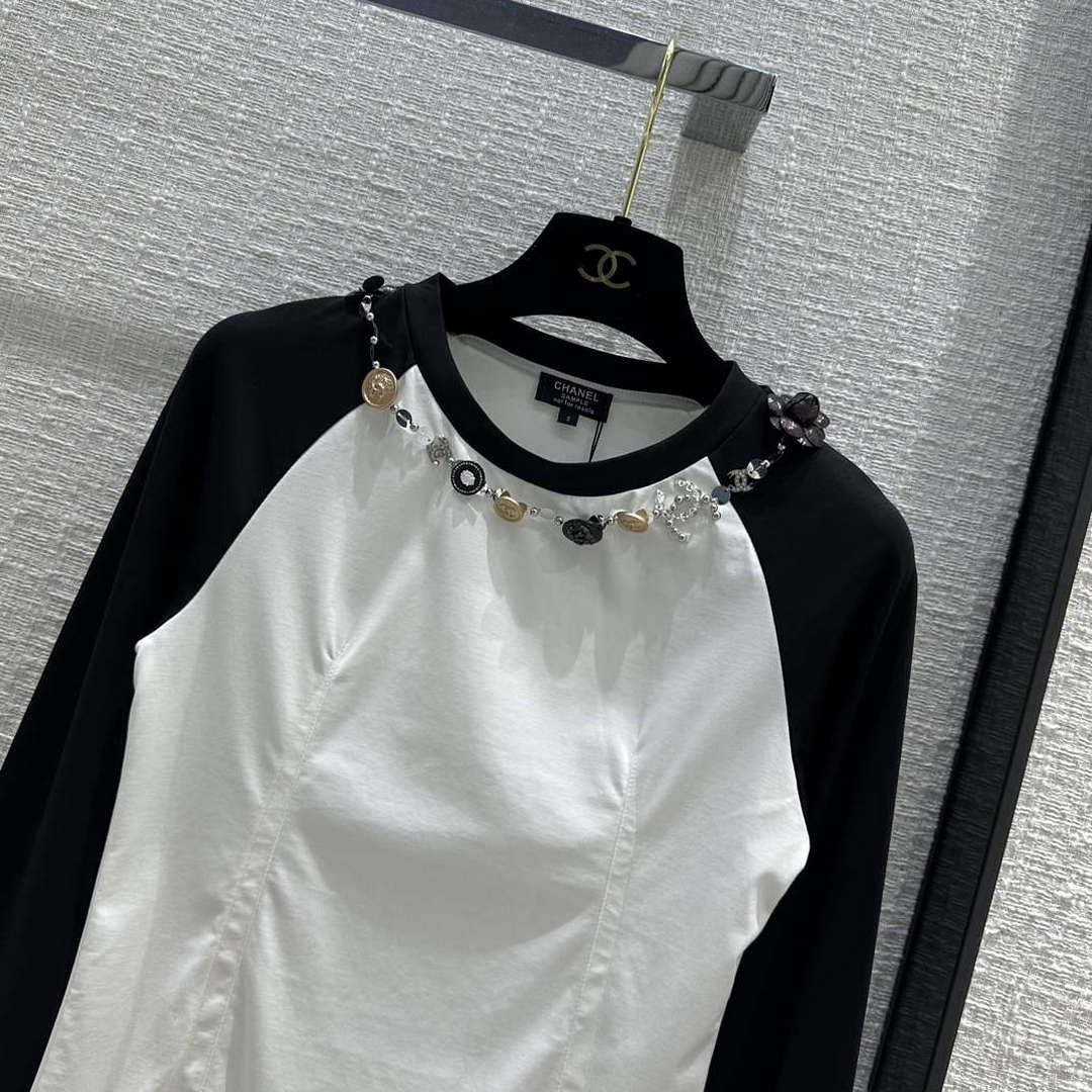 Chanel Women's Fashion Clothing T-shirt C58824