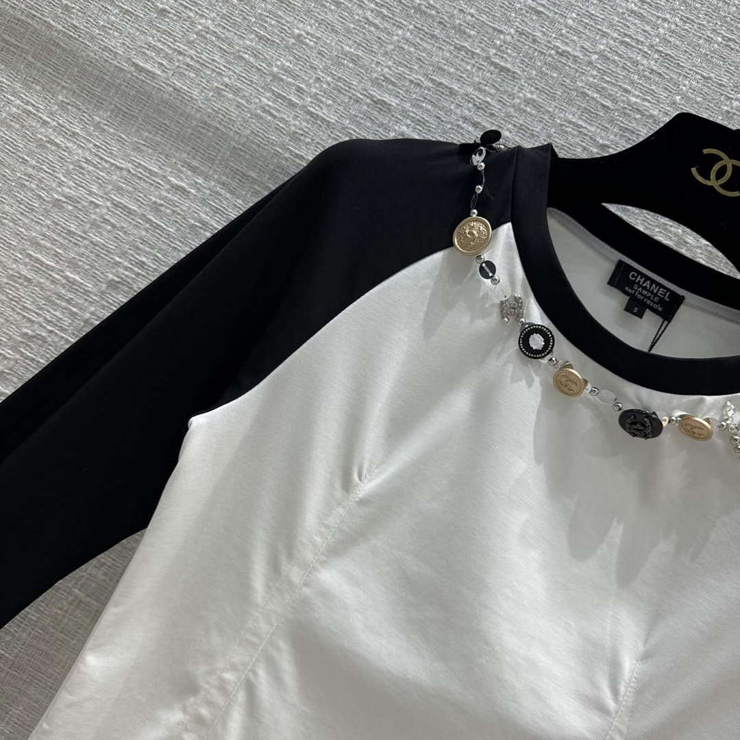 Chanel Women's Fashion Clothing T-shirt C58824