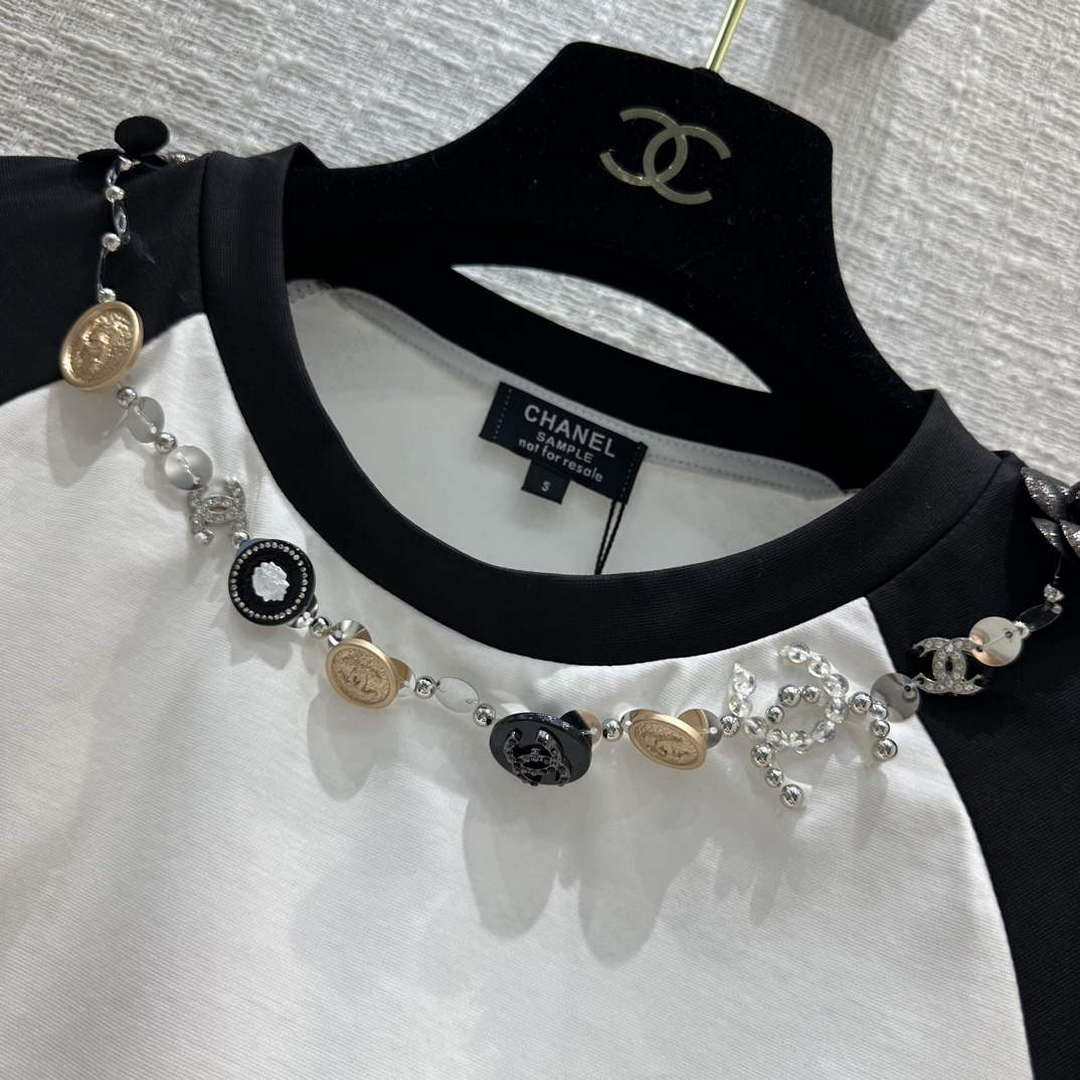 Chanel Women's Fashion Clothing T-shirt C58824