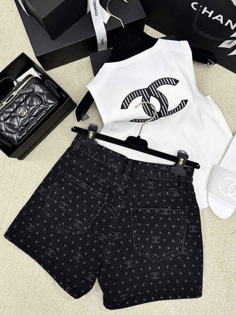 Chanel Women's Fashion Denim shorts C58808