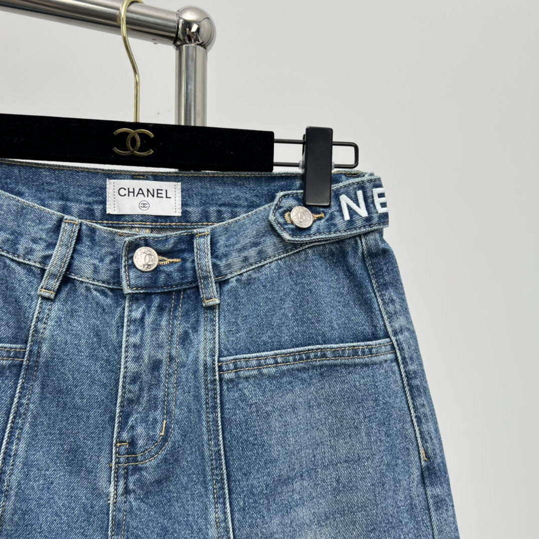 Chanel Women's Fashion Denim shorts C58810