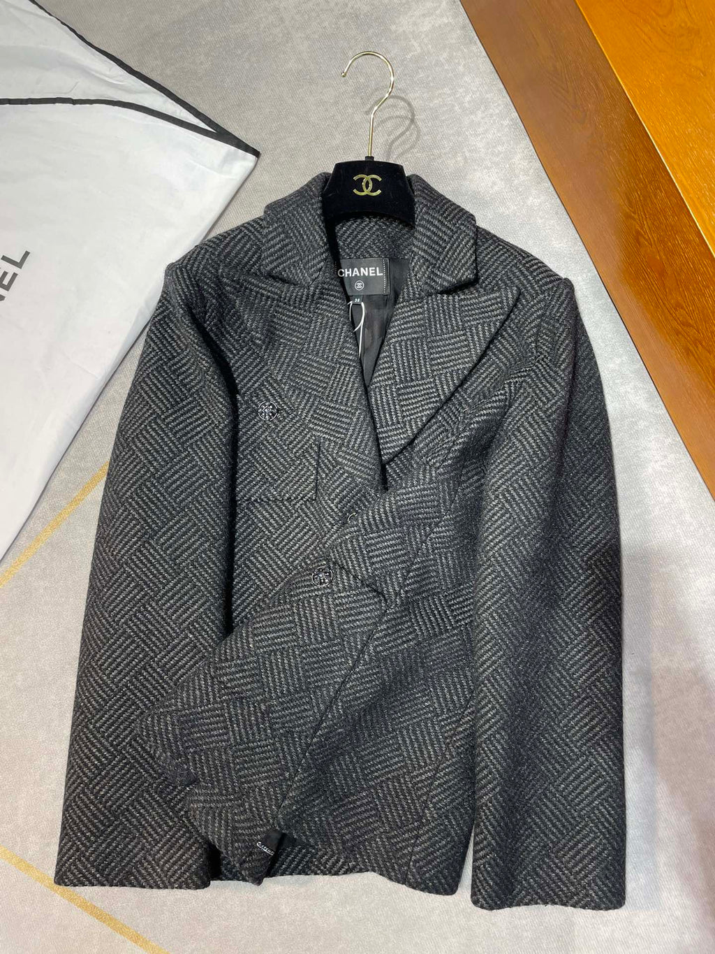 Chanel Women's P78191 Fashion Jacket Wool Tweed  Black & Gray C62302