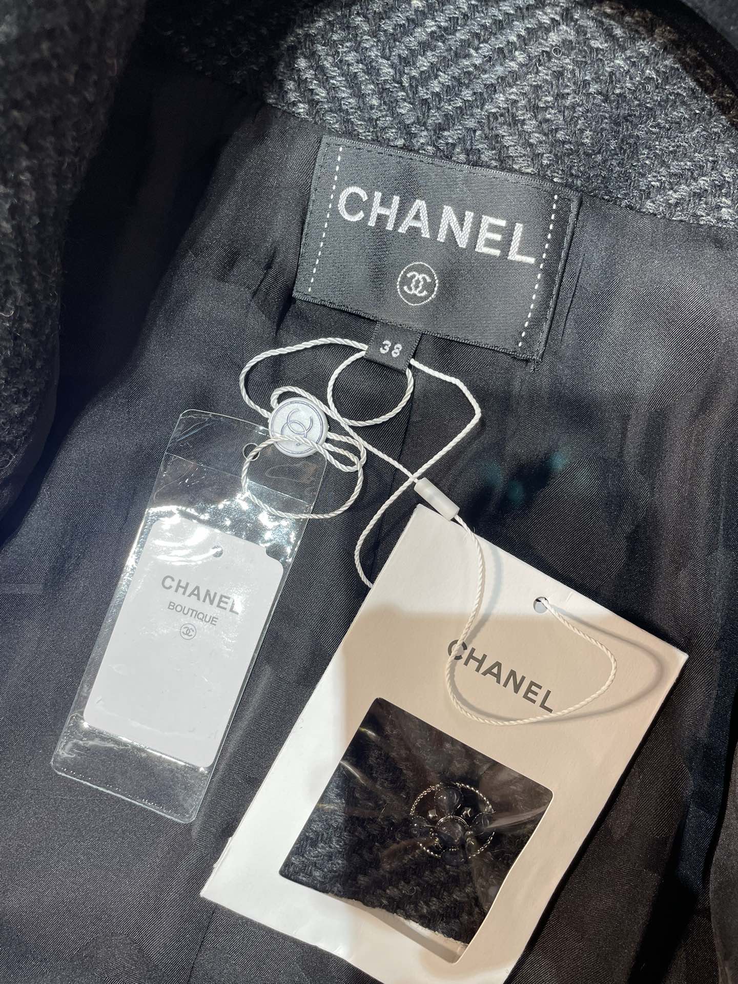 Chanel Women's P78191 Fashion Jacket Wool Tweed  Black & Gray C62302