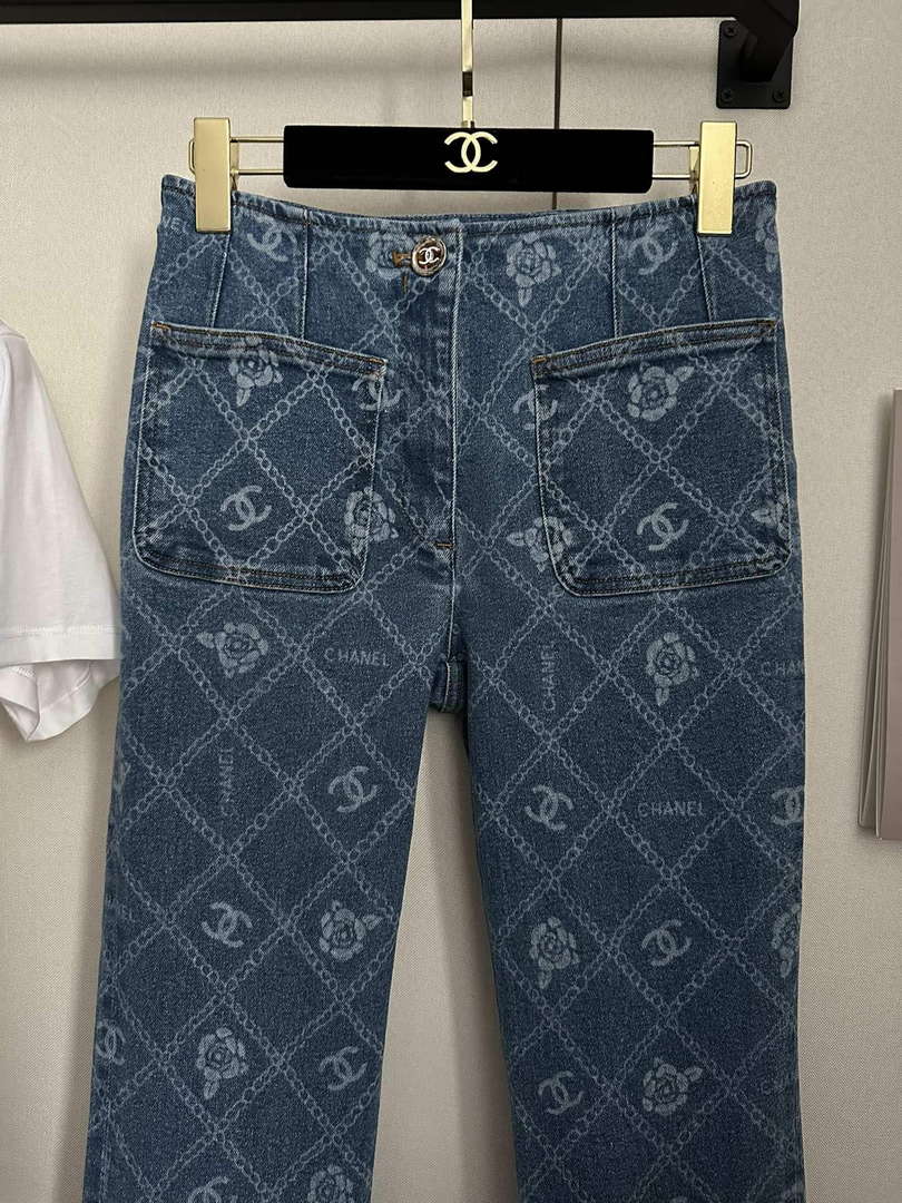 Chanel Women's Fashion Jeans C58812