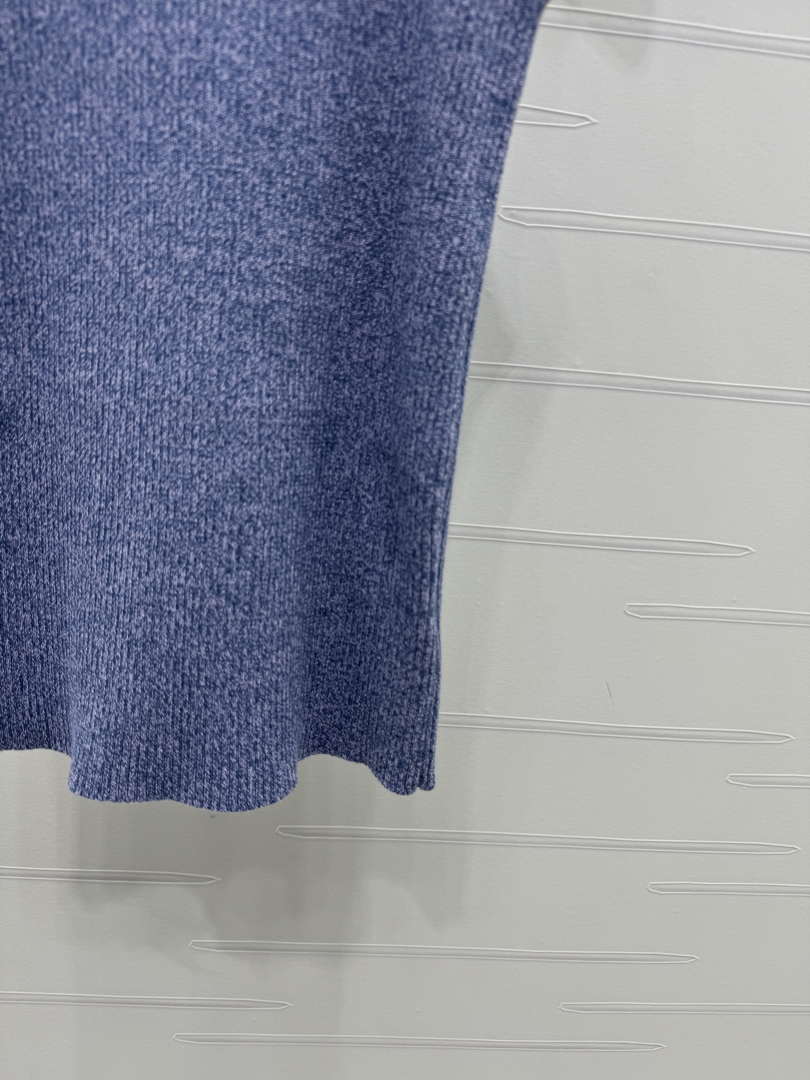 Chanel Women's Fashion Knitted T-shirt C81008