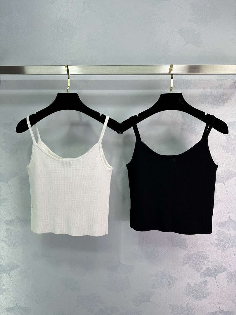 Chanel Women's Fashion Knitted T-shirt C81010