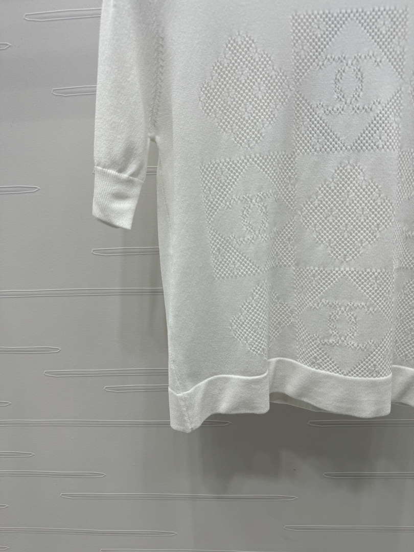 Chanel Women's Fashion Knitted T-shirt C81014