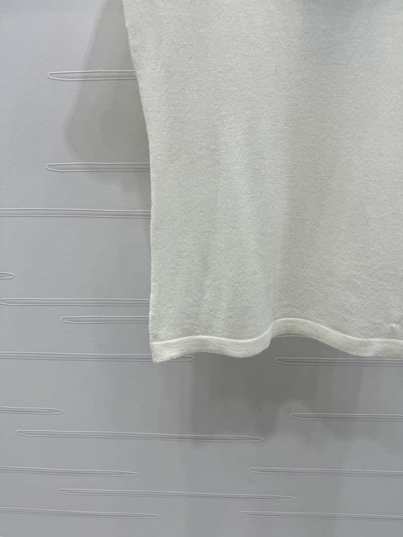 Chanel Women's Fashion Knitted T-shirt C81015