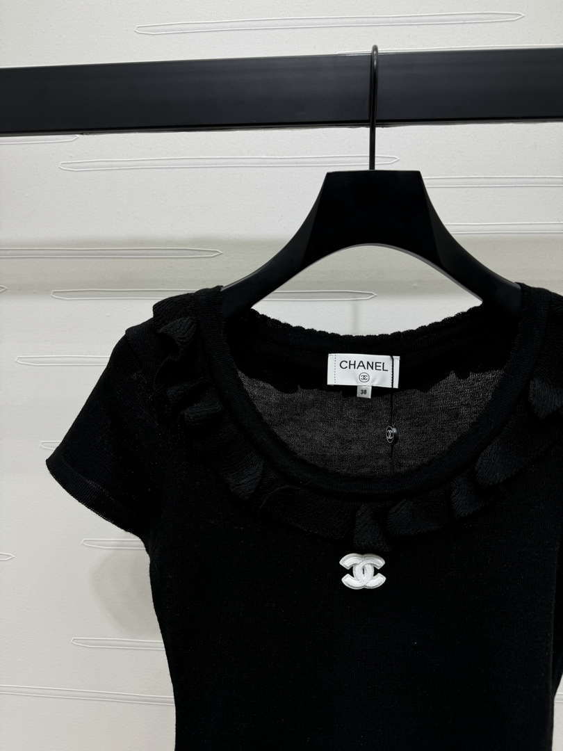 Chanel Women's Fashion Knitted T-shirt C81015