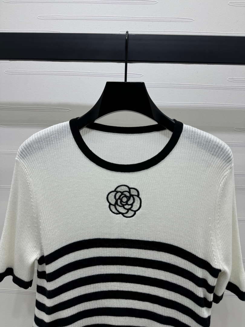 Chanel Women's Fashion Knitted T-shirt C81021