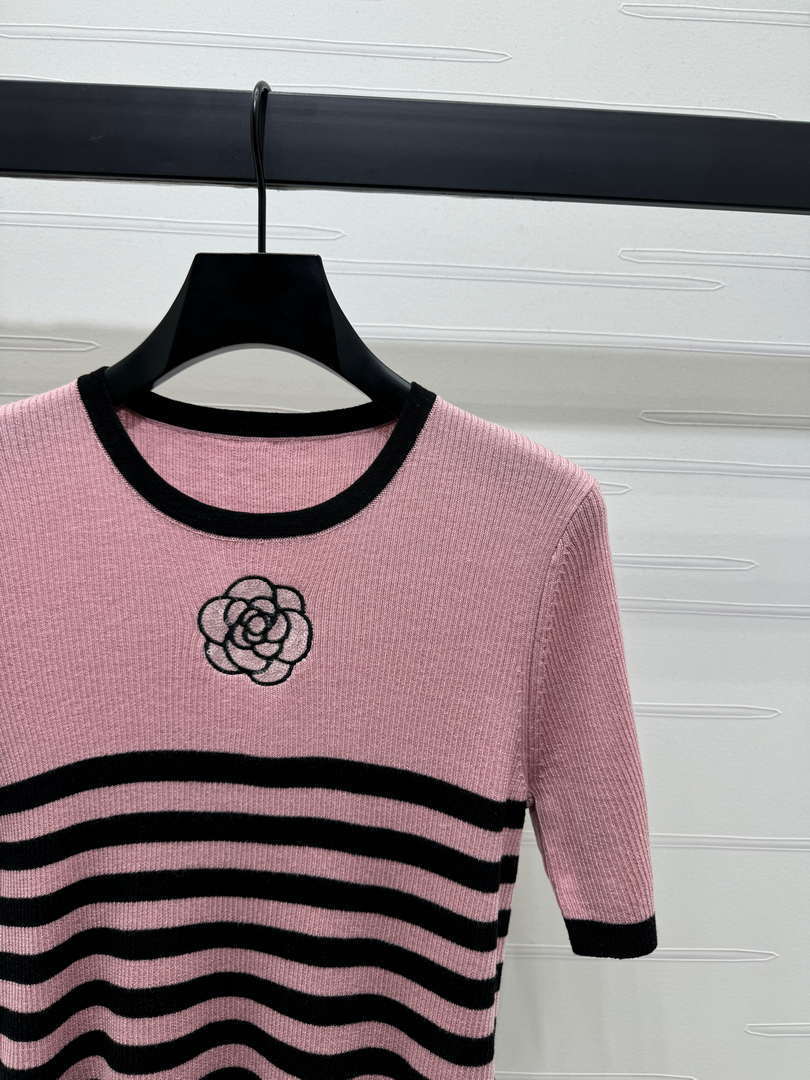 Chanel Women's Fashion Knitted T-shirt C81021