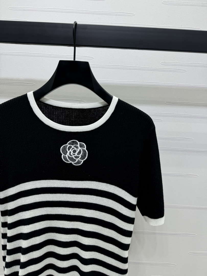 Chanel Women's Fashion Knitted T-shirt C81021