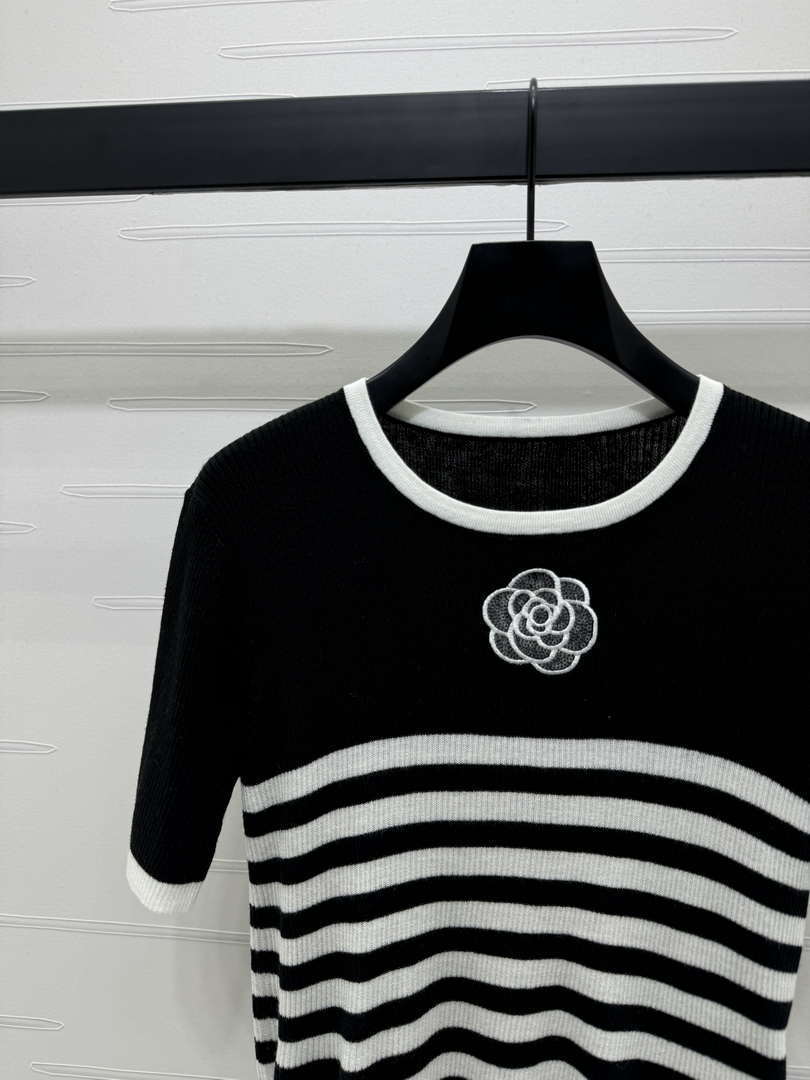 Chanel Women's Fashion Knitted T-shirt C81021