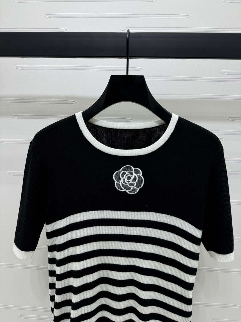 Chanel Women's Fashion Knitted T-shirt C81021