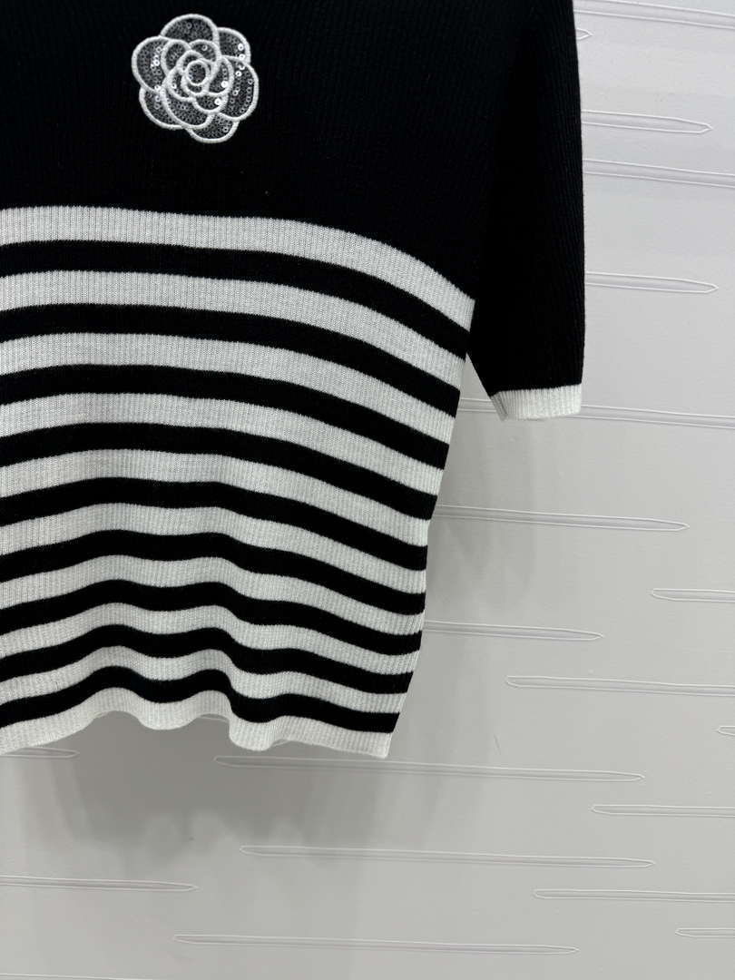 Chanel Women's Fashion Knitted T-shirt C81021