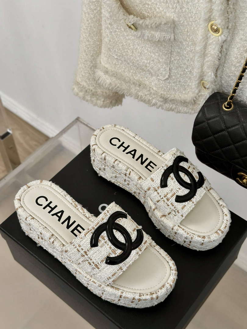 Chanel Women's fashion Knitwear Slippers C88105 - Euro 35=US 4 - View 3