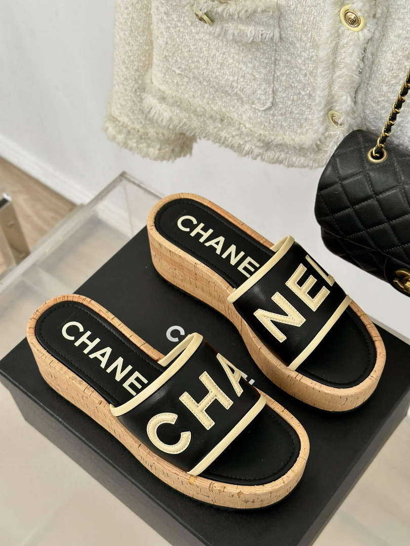 Chanel Women's fashion Knitwear Slippers C88108 - Euro 35=US 4 - View 3