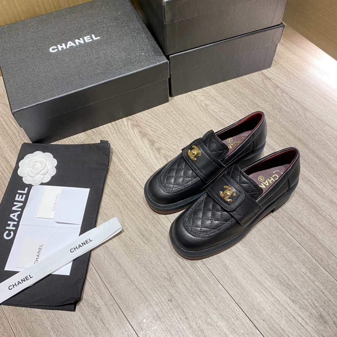 Chanel Women's Fashion Loafers Calfskin C90307