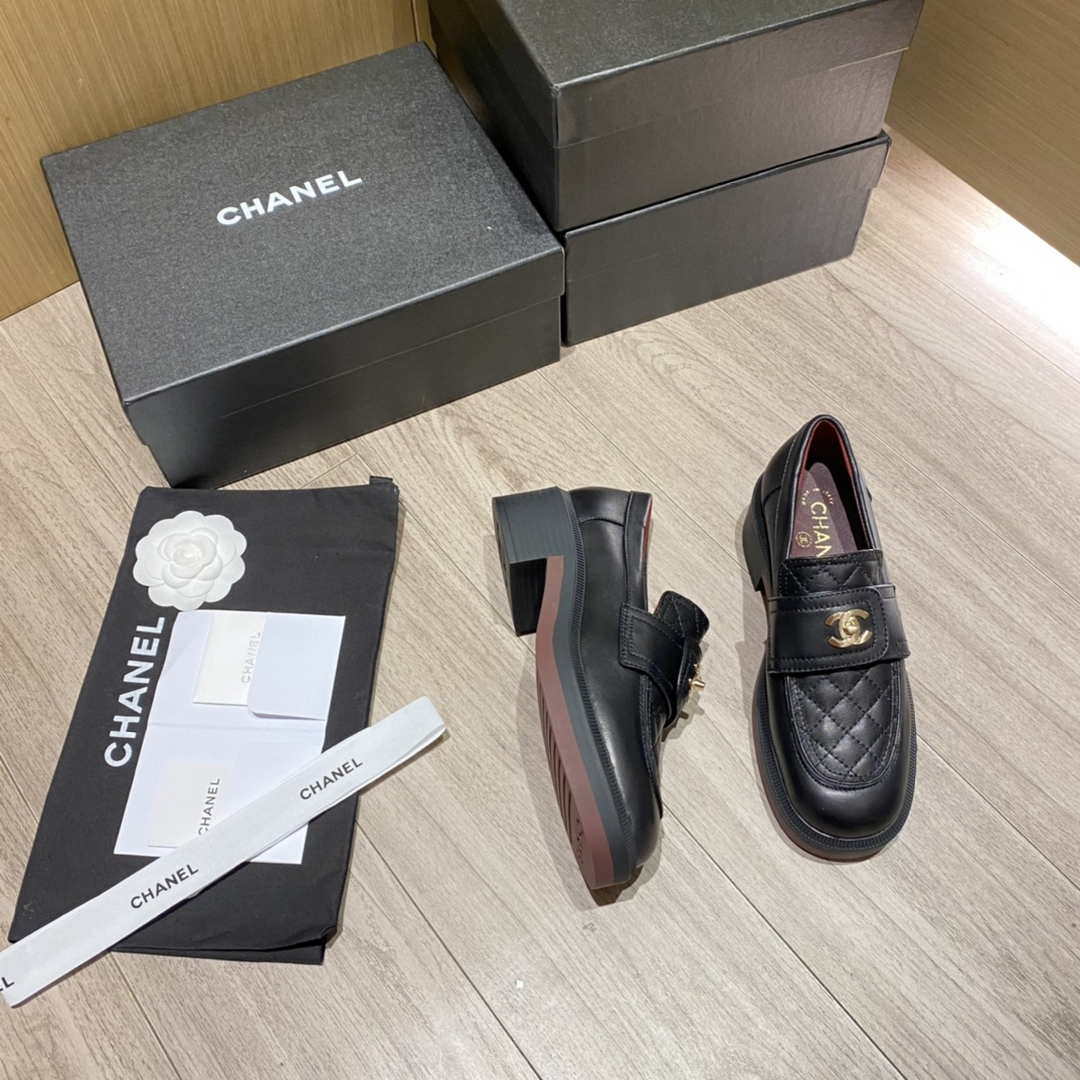 Chanel Women's Fashion Loafers Calfskin C90307 - 35 - View 4
