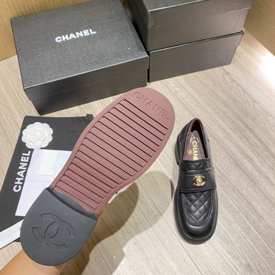 Chanel Women's Fashion Loafers Calfskin C90307