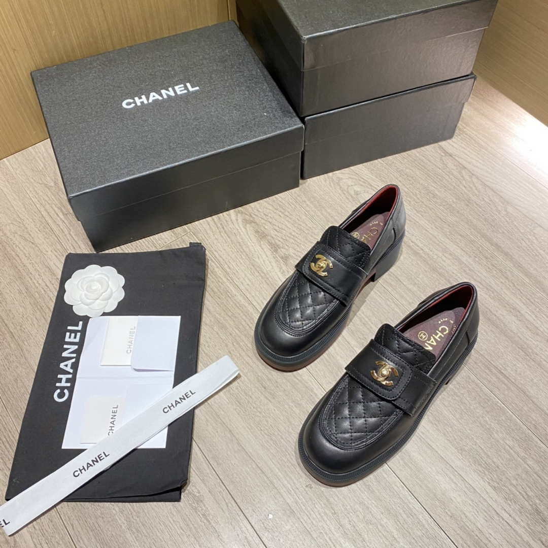 Chanel Women's Fashion Loafers Calfskin C90307