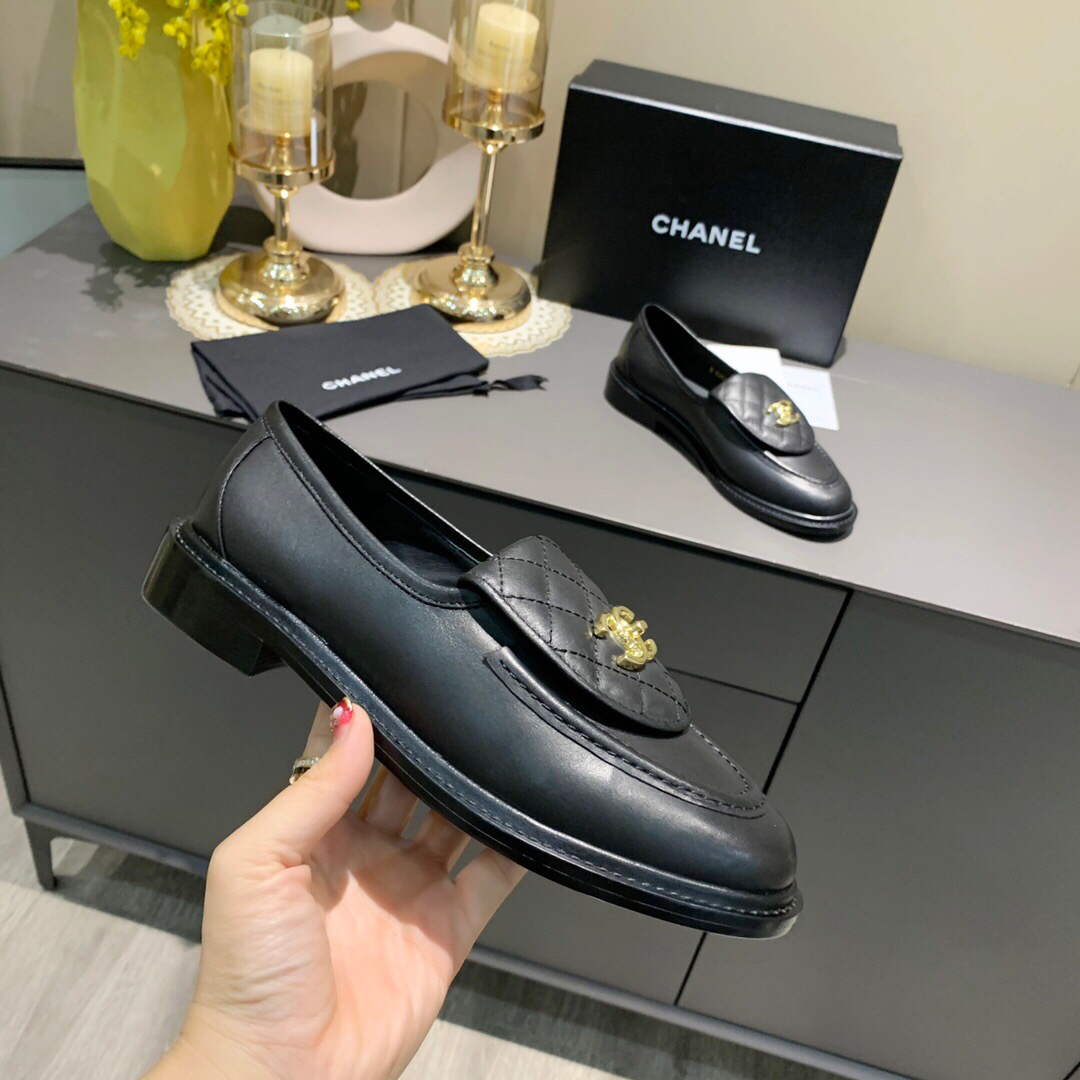 Chanel Women's Fashion Loafers Calfskin C90300