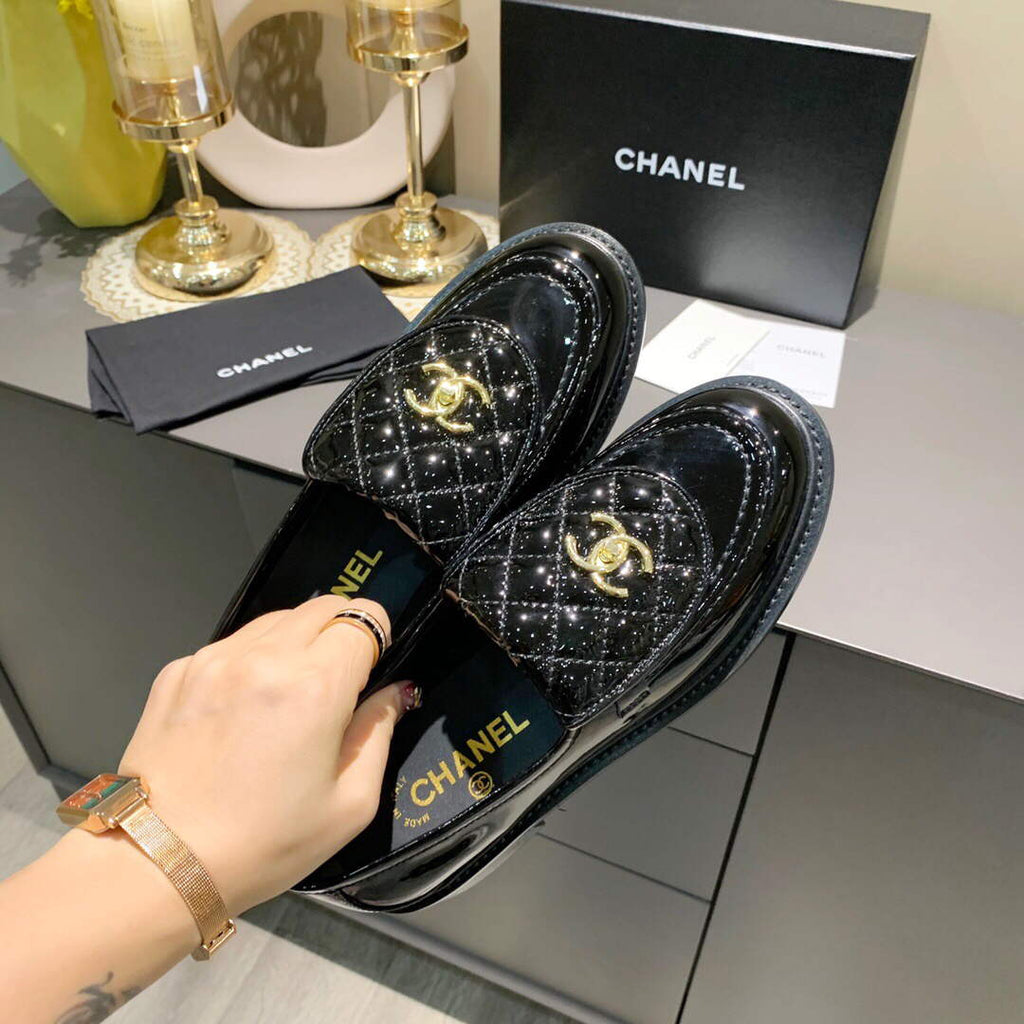 Chanel Women's Fashion Loafers Calfskin C90304