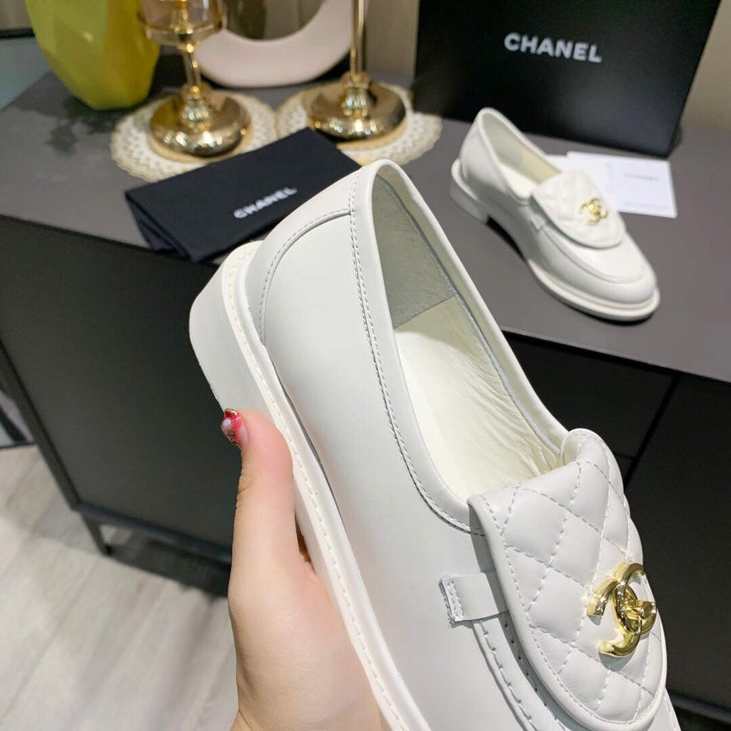 Chanel Women's Fashion Loafers Calfskin C90305