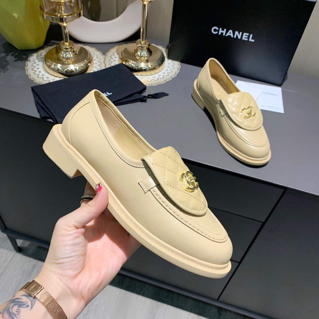 Chanel Women's Fashion Loafers Calfskin C90306