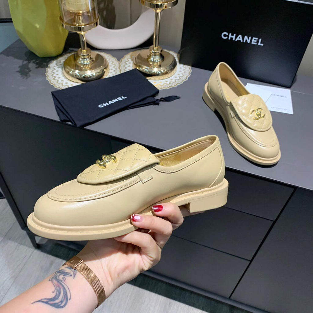 Chanel Women's Fashion Loafers Calfskin C90306