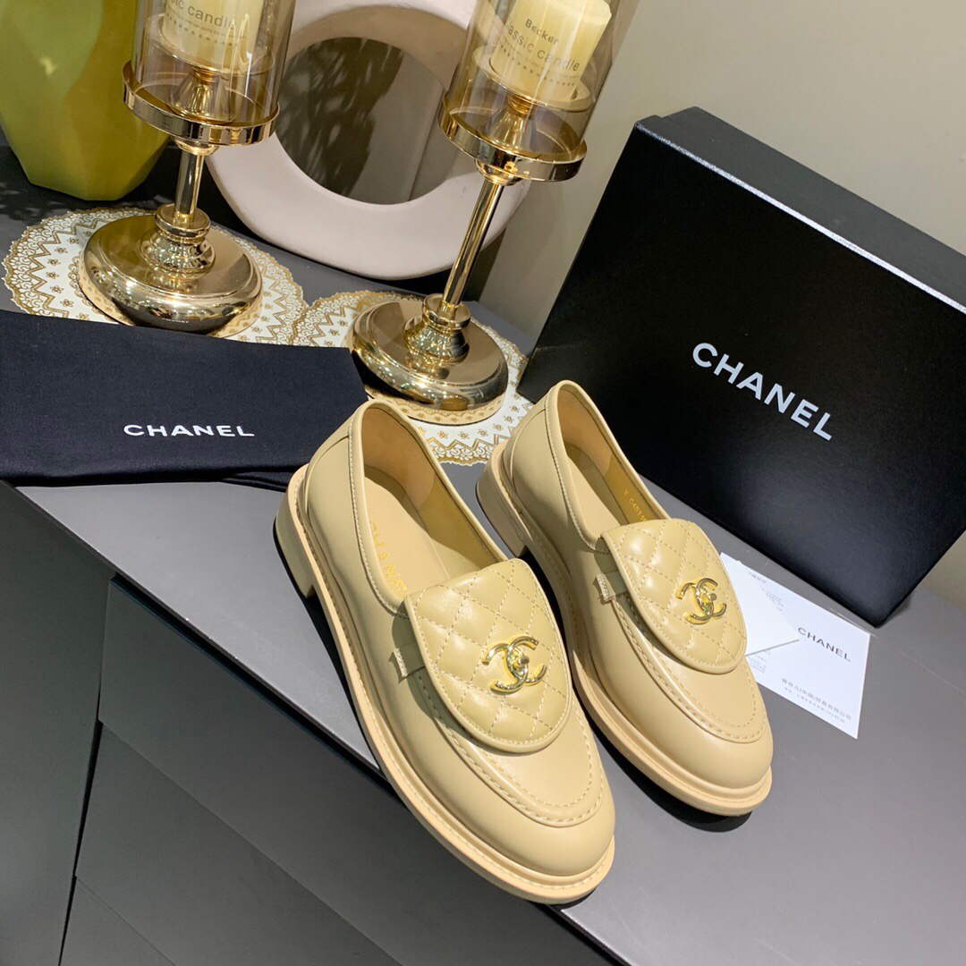 Chanel Women's Fashion Loafers Calfskin C90306