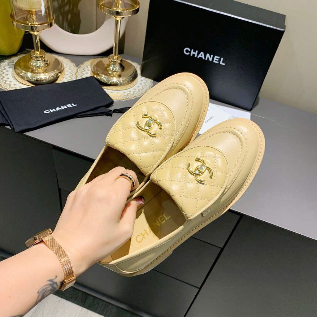 Chanel Women's Fashion Loafers Calfskin C90306