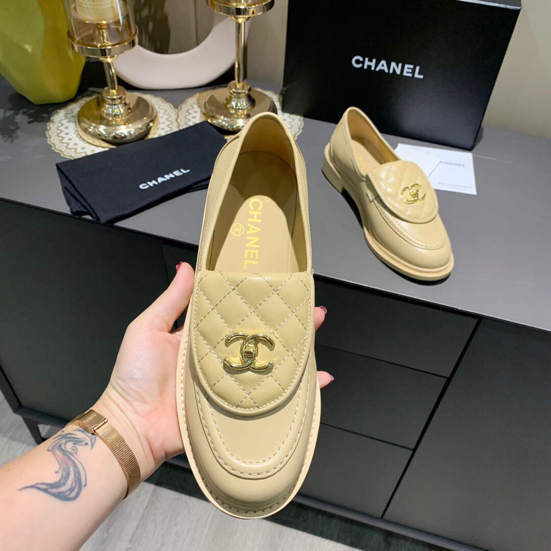 Chanel Women's Fashion Loafers Calfskin C90306