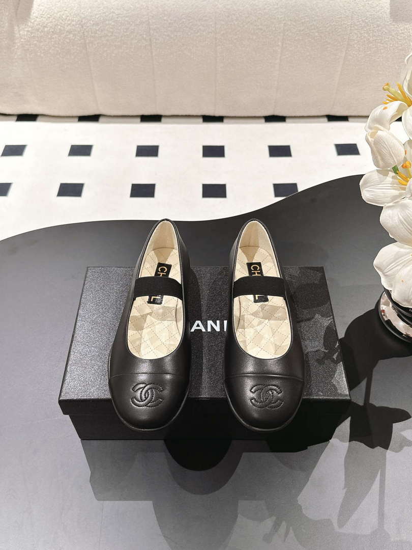 Chanel Women's Fashion Mary Janes Shoes C90286 - Euro 35=US 4 - View 3